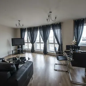Centre Orange - Portland Street Apartment